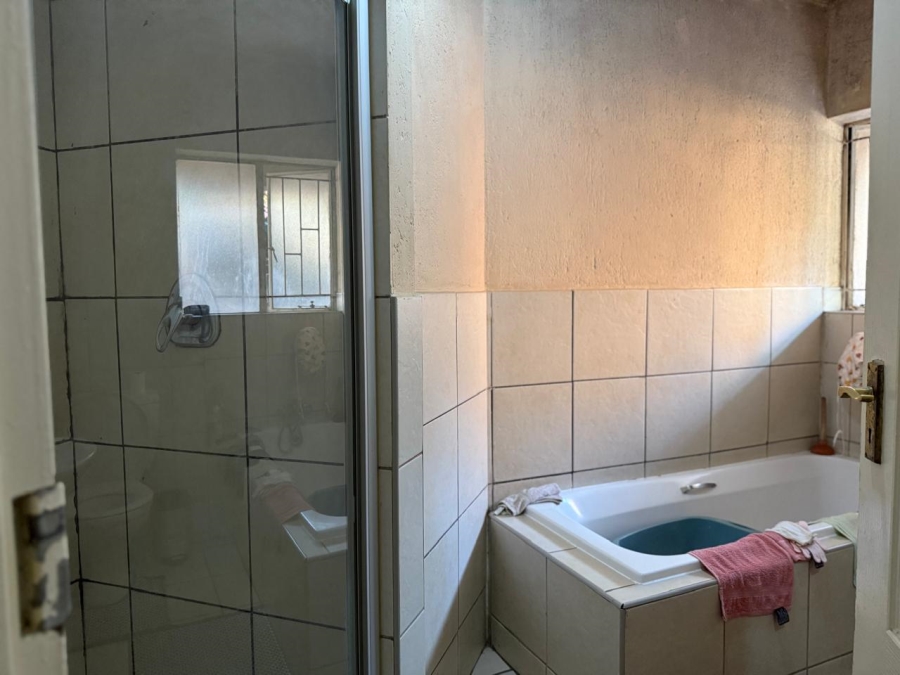 2 Bedroom Property for Sale in Rustenburg Central North West